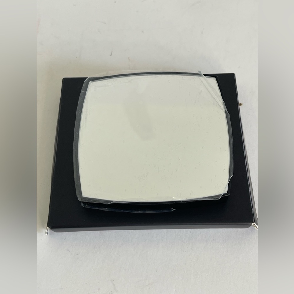 Chanel double sided mirror - Picture 2 of 5